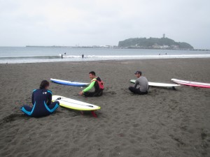 今日は雨のなか沢山のの方が遊べに来られました！ セットで膝上ぐらい横に滑れました！