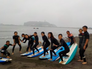 台風の影響もなく、ハードだった波も優しい波と変わり、体験、初級スクール日和！